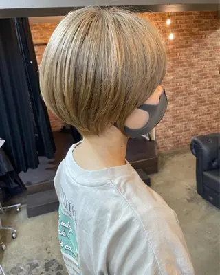 ショート PLUG hairdesignのヘアスタイル