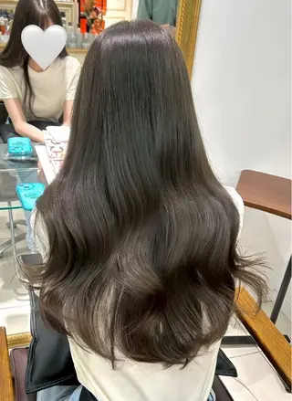 ロング 韓国ヘア🇰🇷／ 艶カラー鈴木萌愛🩶のヘアスタイル