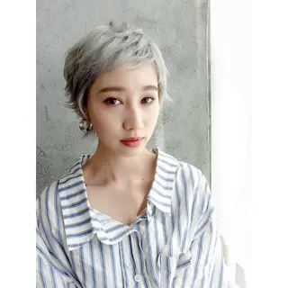 ショート カラー EMANON天神所属・Hitomi Ezakiのヘアスタイル