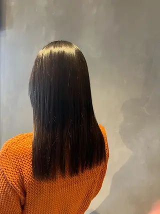 カラー 下山 萌華のヘアスタイル