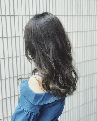 ロング カラー AnFye cinq mille所属・AnFye cinq milleのヘアスタイル