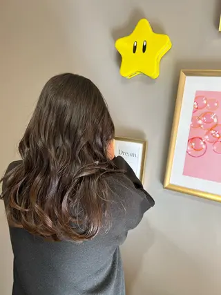 ロング NOA solte. 本間さつきのヘアスタイル