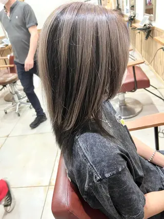 セミロング hair  design Norm所属・ハイライトバレイヤー ジュ🎨川村聖吾🎨のヘアスタイル