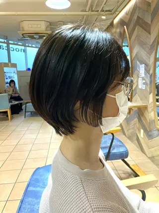 ショート カラー 奥谷 美代子のヘアスタイル
