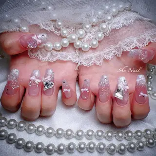 ネイル She   Nail所属・ISA_ BELLAのネイルデザイン