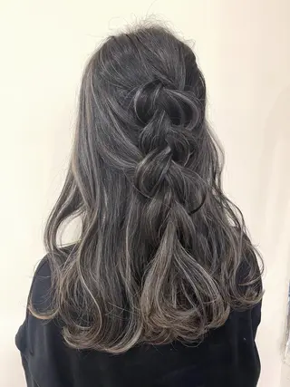 ロング カラー 服部 樹季のヘアスタイル