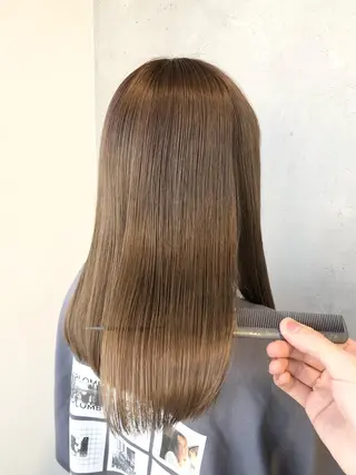 セミロング カラー ヘアアレンジ ｲﾝﾅｰｶﾗｰ屋さん 🫧伊藤拓実のヘアスタイル