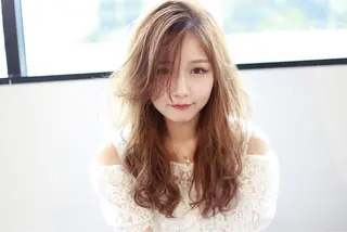 ロング ハイトーン/レイヤー /ケアブリーチ石川治のヘアスタイル