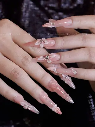 ネイル ヒナネイルサロン所属・Hina ネイルサロンのネイルデザイン