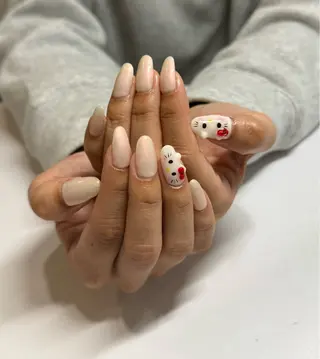 ネイル Blue Reef 四谷三丁目所属・たかの はづきのネイルデザイン