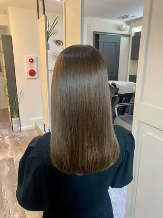 ロング ボブ/透明感カラー 岸本涼奈のヘアスタイル