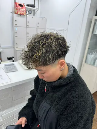 ショート カラー パーマ メンズ メンズ特化サロン ユウヘイのヘアスタイル