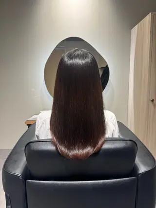 ロング NAVY 橋本心 縮毛矯正のヘアスタイル