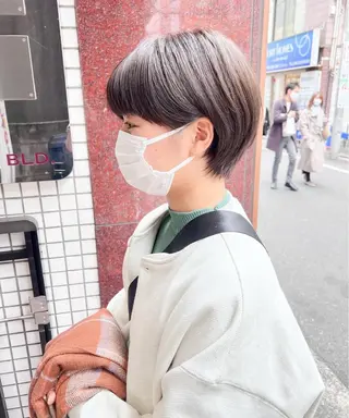 ショート ボブ ブリーチ/miinaのヘアスタイル