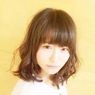 ミディアム カラー 内田 芽依子のヘアスタイル