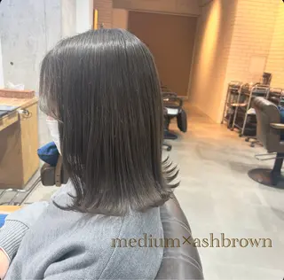 ミディアム カラー Eri .のヘアスタイル