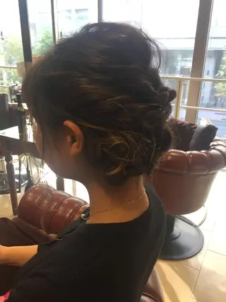 ミディアム 田中 佐知のヘアスタイル