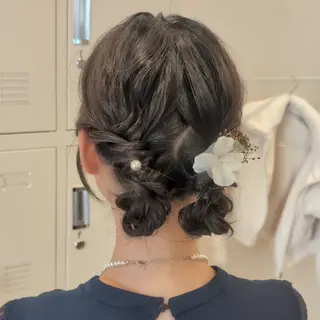ミディアム ヘアアレンジ 彩桜/艶カラー/小顔 に見せるカット✂のヘアスタイル