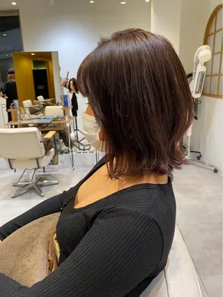 ミディアム 名嘉 穂乃花のヘアスタイル