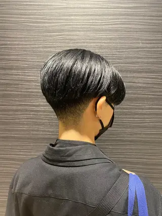 ショート 艶•透明感カラー フィーシーのヘアスタイル