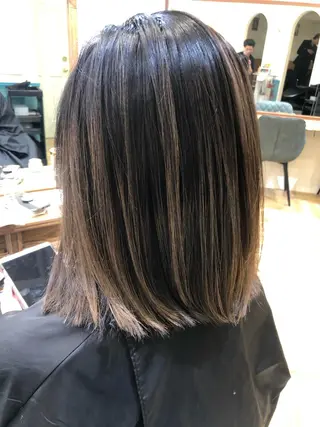 ミディアム salowin 原宿 aroa所属・韓国／ハッシュカット ／透明感カラー／金野のヘアスタイル