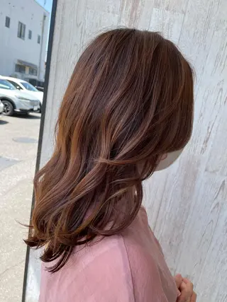 セミロング 岡村 真子のヘアスタイル