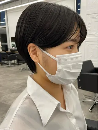 ショート レイヤー/ショート透 明感カラー/西田祐賀のヘアスタイル