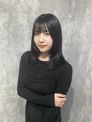 ミディアム カラー shiori/透明感 /顔周り/髪質改善のヘアスタイル