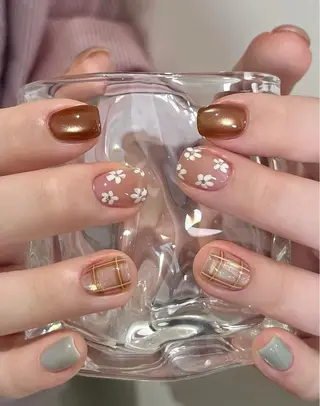 ネイル 🌈 Laule'aのネイルデザイン