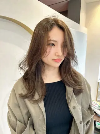 ロング カラー 大阪ヘアカラー ブリーチmarinaのヘアスタイル