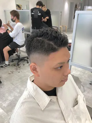 ショート カラー パーマ メンズ kiitos所属・関西センターパート メンズモデル募集のヘアスタイル