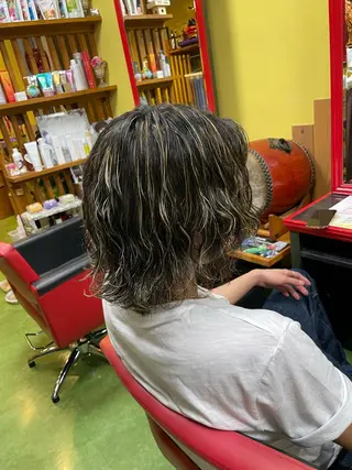 ミディアム カラー メンズ デザインカラー🏝️ 須賀汐音のヘアスタイル