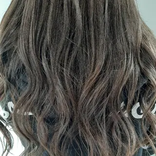 カラー ロング はらだ ともこ☺︎のヘアスタイル