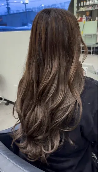ロング 栗谷 竜希のヘアスタイル