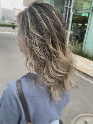 セミロング カラー 縮毛矯正✖️似合わせ 🌻ヒトミのヘアスタイル