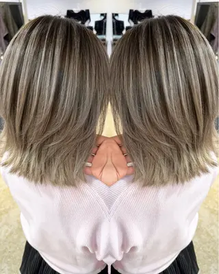 カラー Merly Osakaのヘアスタイル