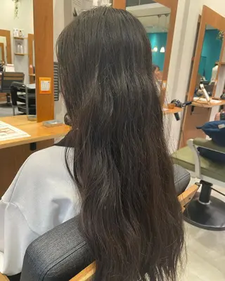 ミディアム カラー 切りっぱなしボブ/ 蒲生四丁目/伊藤瑠唯のヘアスタイル