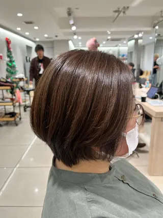 ショート カラー 巖本 真希のヘアスタイル
