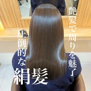 セミロング attrait南堀江所属・乾かすだけで艶髪 松村海世のヘアスタイル