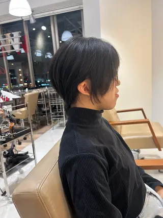 ショート ヘアーメイクウィル野田阪神店所属・Yuu/髪質改善 デザインカラーのヘアスタイル