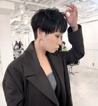 ショート foto所属・𝐁𝐋𝐔𝐄𝐓 /代表 / 荒井史行のヘアスタイル