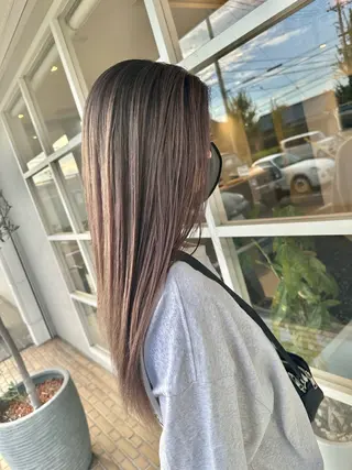 カラー utut所属・原 弥琴のヘアスタイル