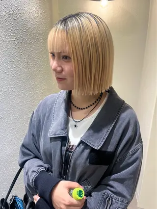 ショート カラー 切りっぱなしボブ 艶カラー🌷江梨🍎のヘアスタイル