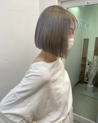 ミディアム カラー レイヤー　べージュ 白石研太のヘアスタイル