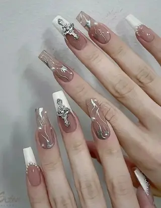 ネイル YUYI.nail salon所属・Mi Naのネイルデザイン