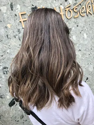 カラー 茅ヶ崎/ハイライト/ ハイトーン/関口実華のヘアスタイル