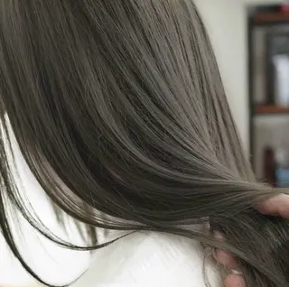 セミロング カラー 🩶透明感グレージュ /レイヤー🩶のヘアスタイル