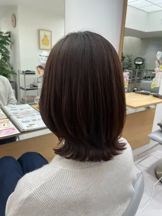 ミディアム カラー 鐙 理子のヘアスタイル