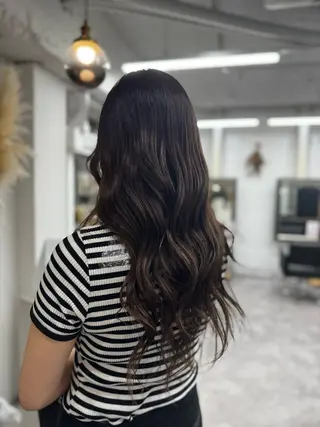 ロング カットカラー🩷 五島桜樫のヘアスタイル