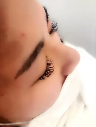 マツエク・マツパ 岡田詩織 MODE Ks松原店のヘアスタイル